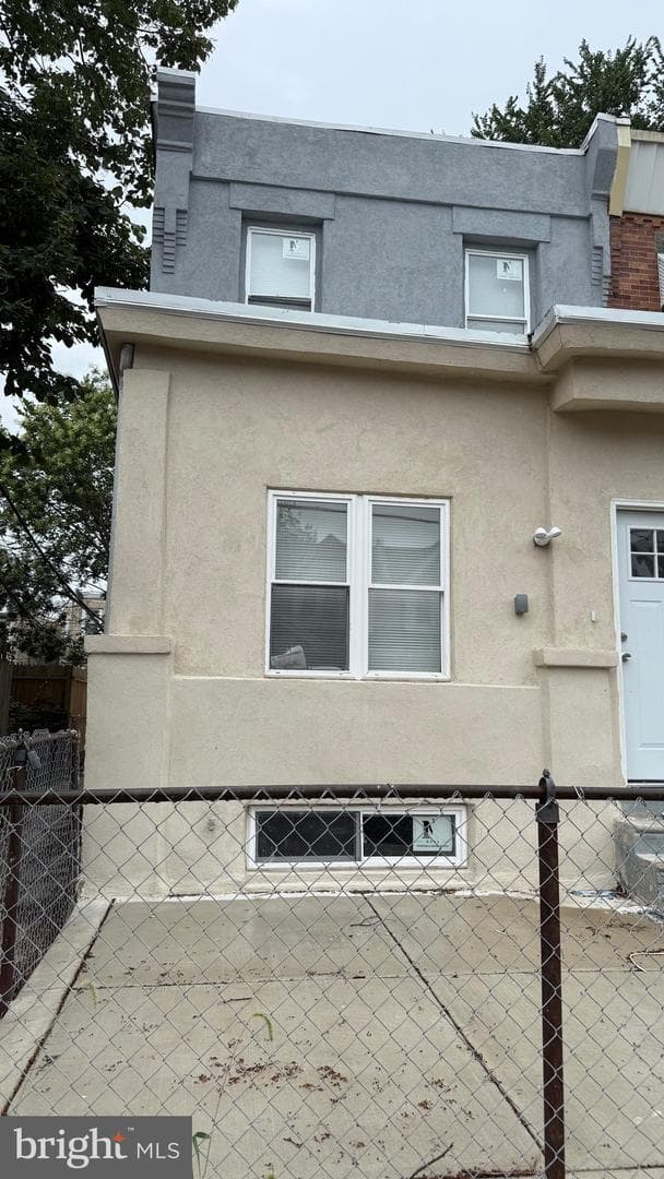 6049 Walton Avenue photo 19