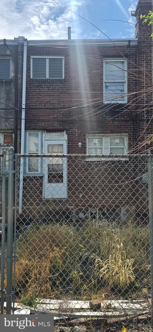 2237 Simon Street photo 15