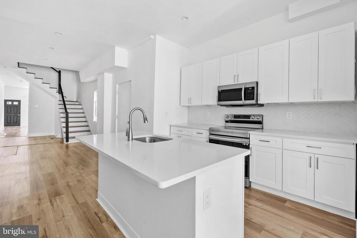 952 N 5th Street photo 8