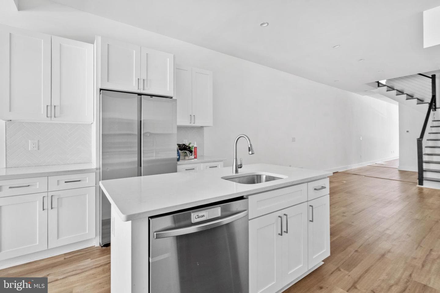 952 N 5th Street photo 9