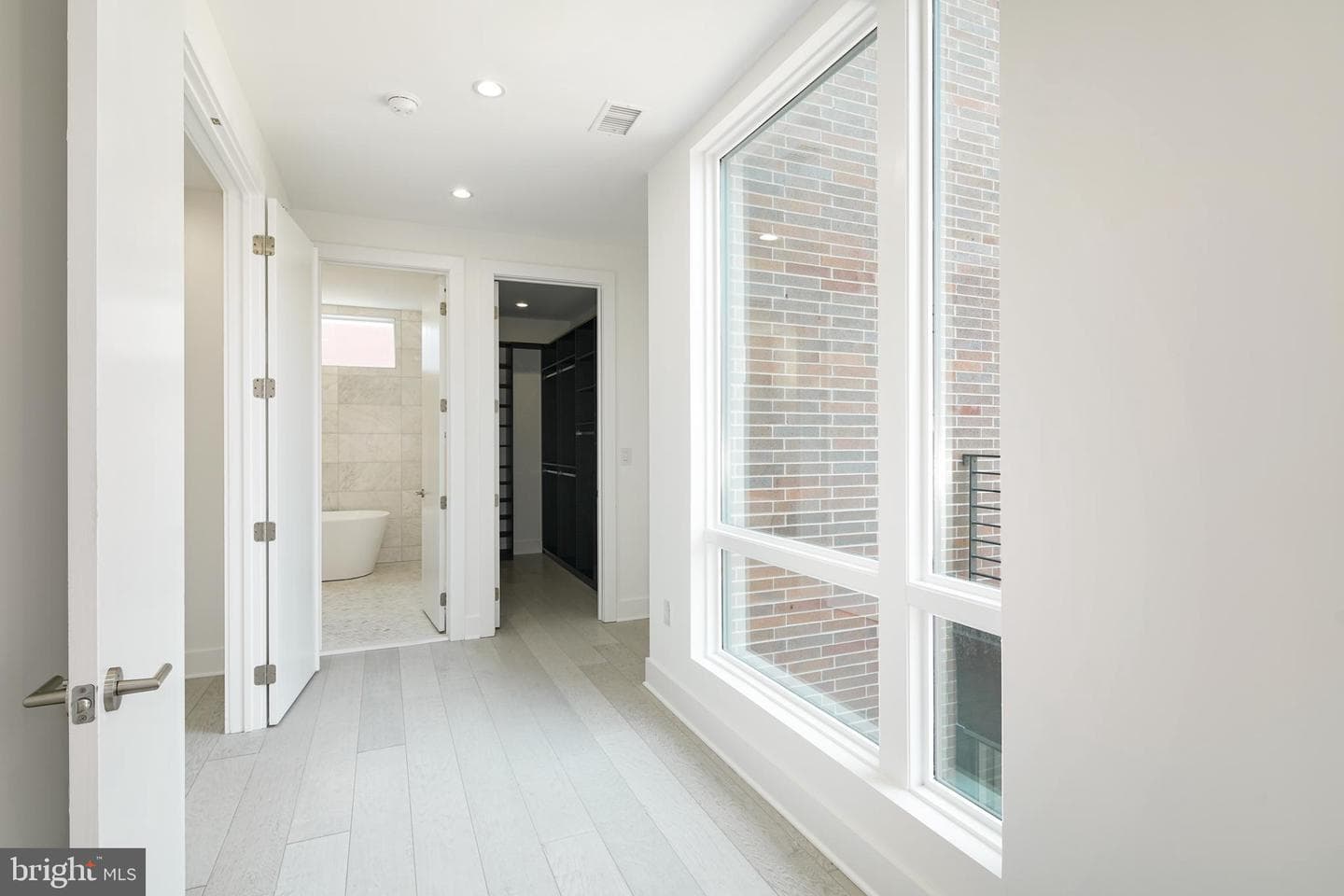 142r S Front Street photo 12