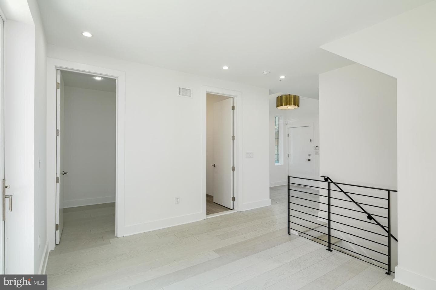 142r S Front Street photo 19