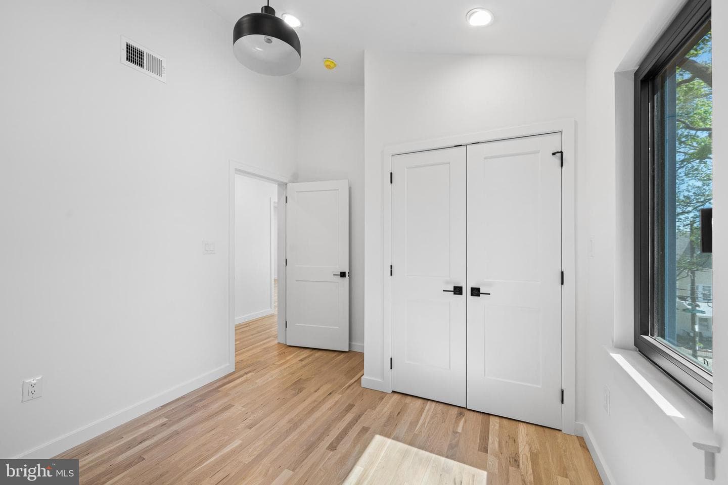 139 W Mount Pleasant Avenue photo 44