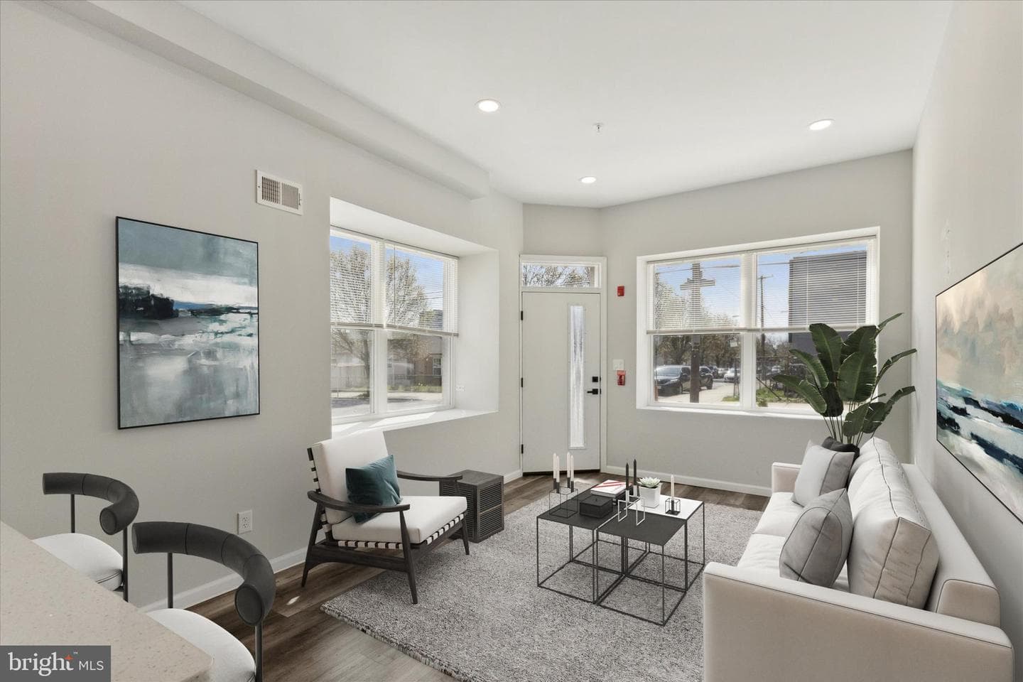 623 W Oxford Street photo 20