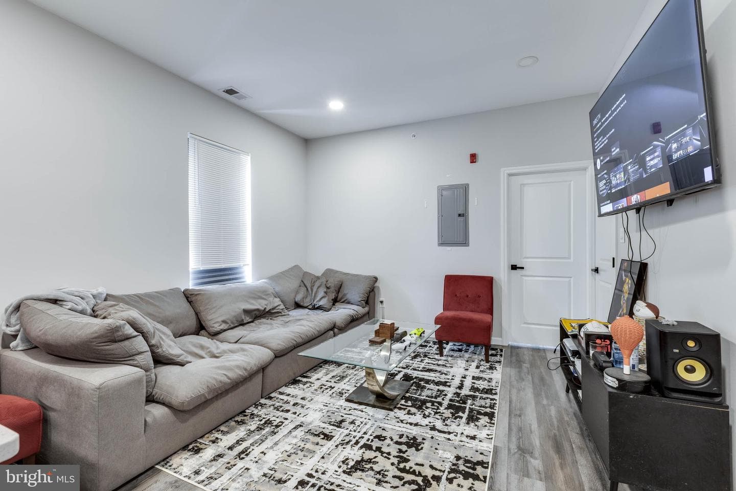 623 W Oxford Street photo 4