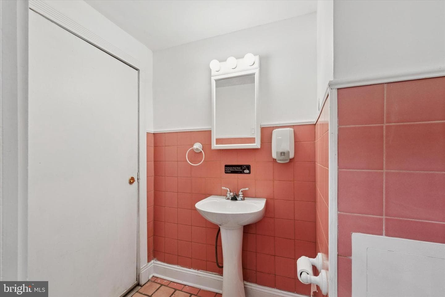 2621 Sepviva Street photo 8