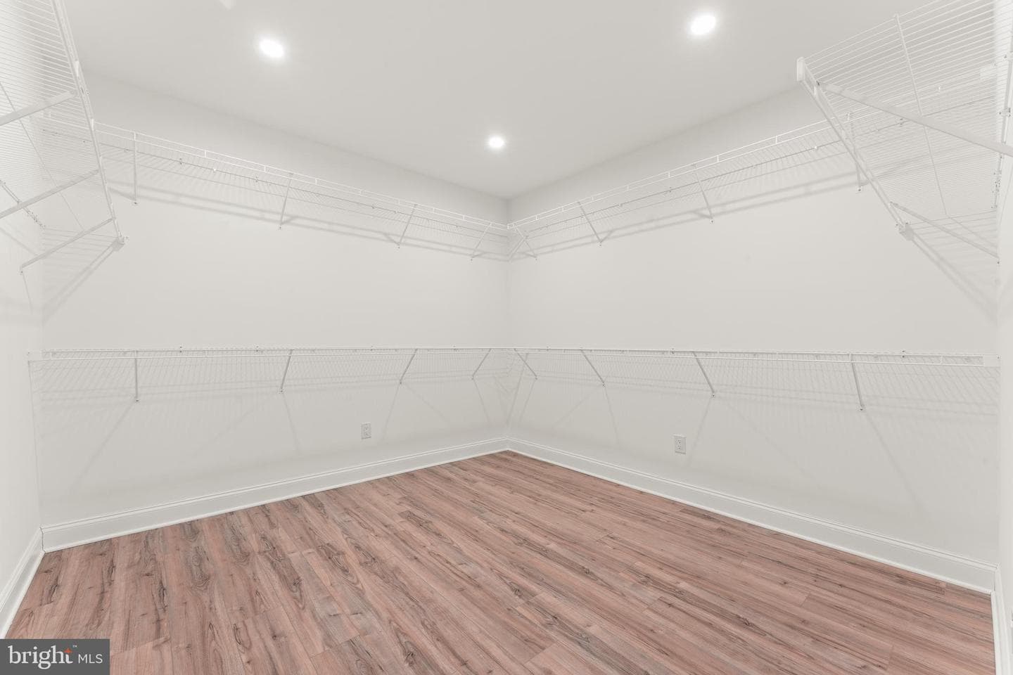 257 E Sharpnack Street photo 26