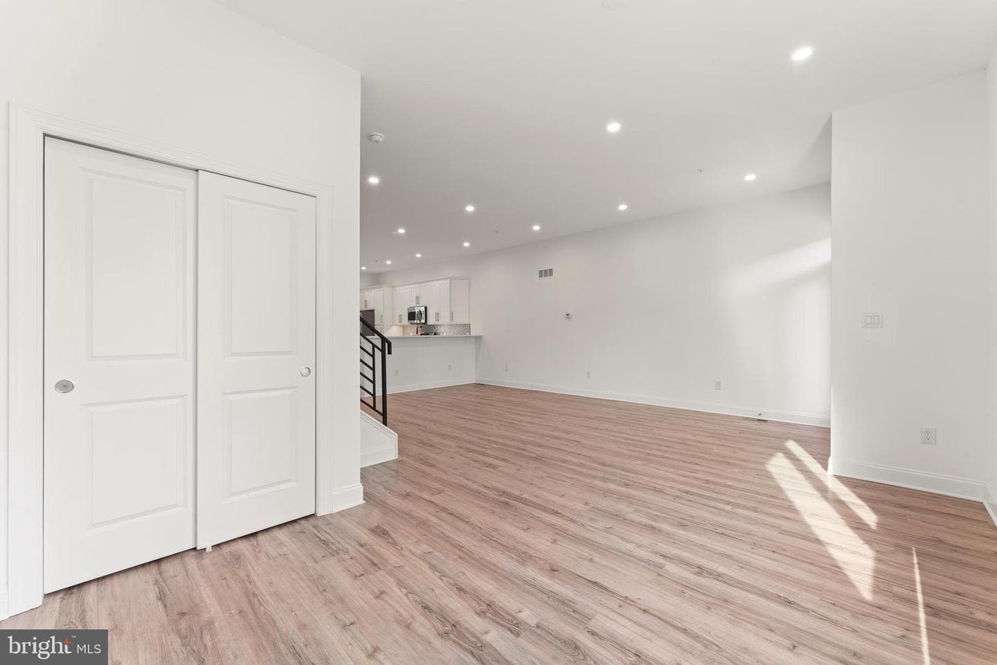 257 E Sharpnack Street photo 6