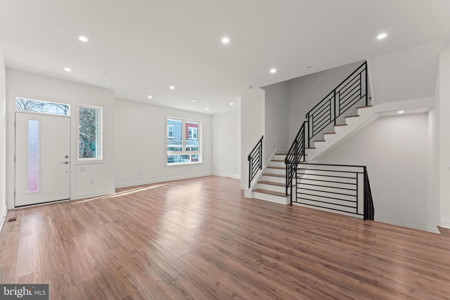 257 E Sharpnack Street photo 8