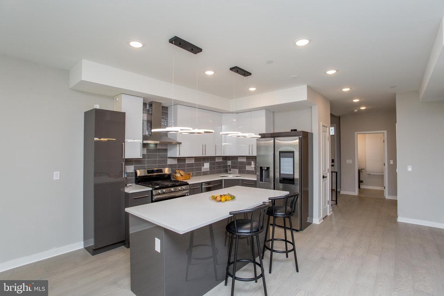 1214 E Fletcher Street photo 10