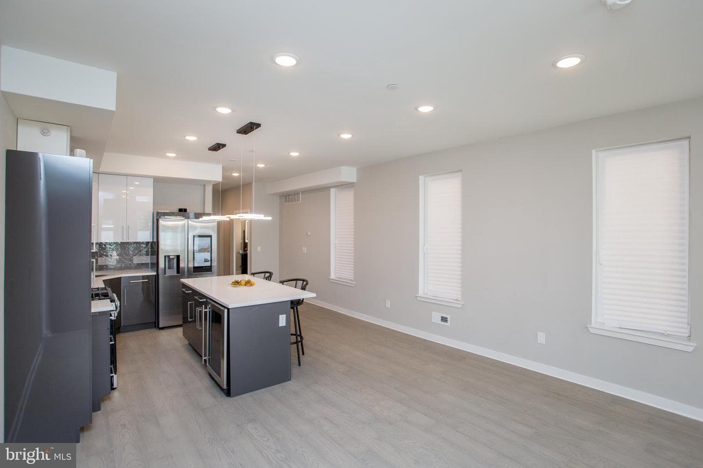 1214 E Fletcher Street photo 17