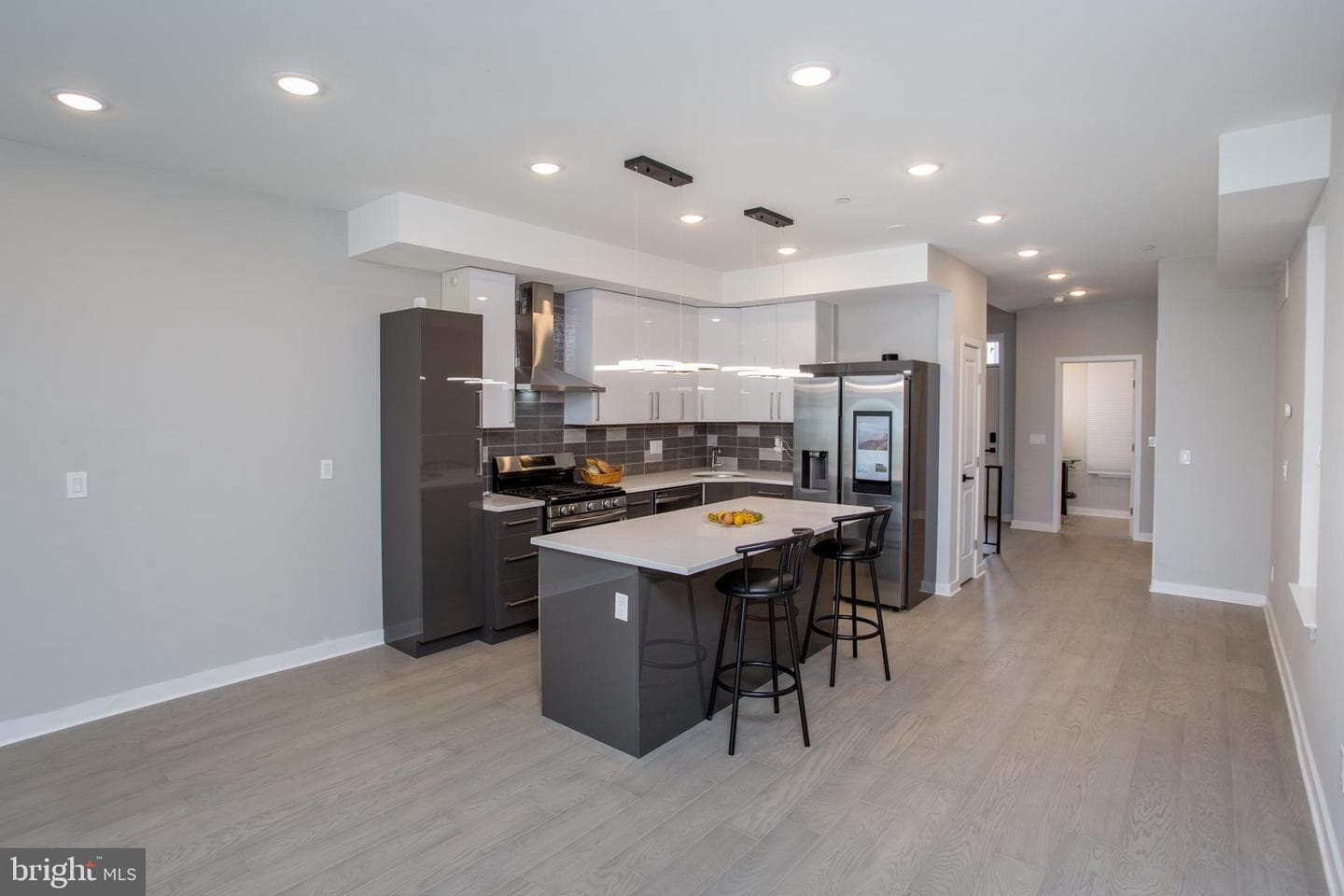 1214 E Fletcher Street photo 18