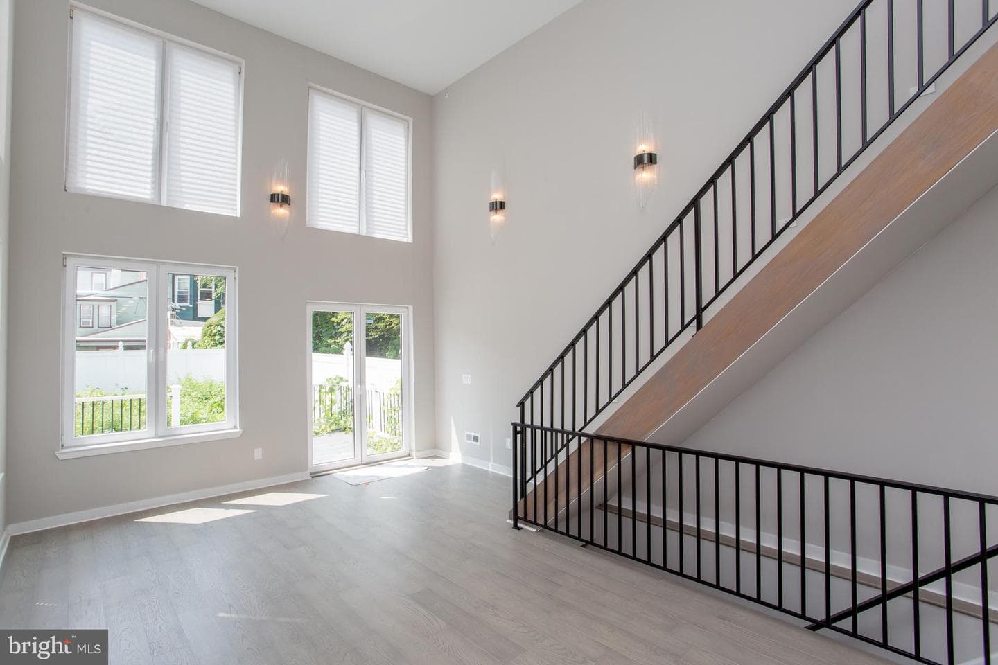 1214 E Fletcher Street photo 19