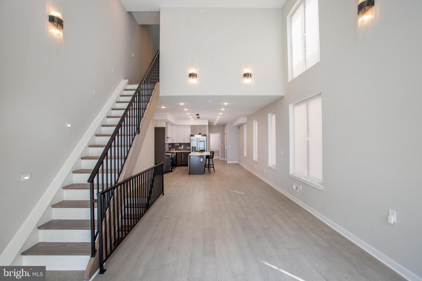 1214 E Fletcher Street photo 21