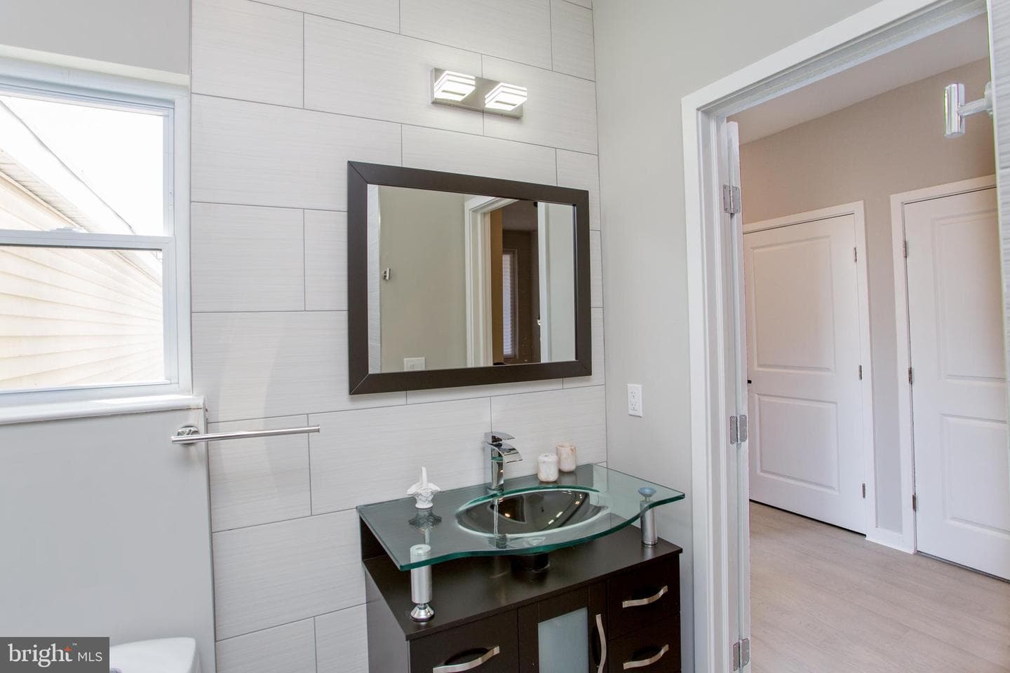 1214 E Fletcher Street photo 33