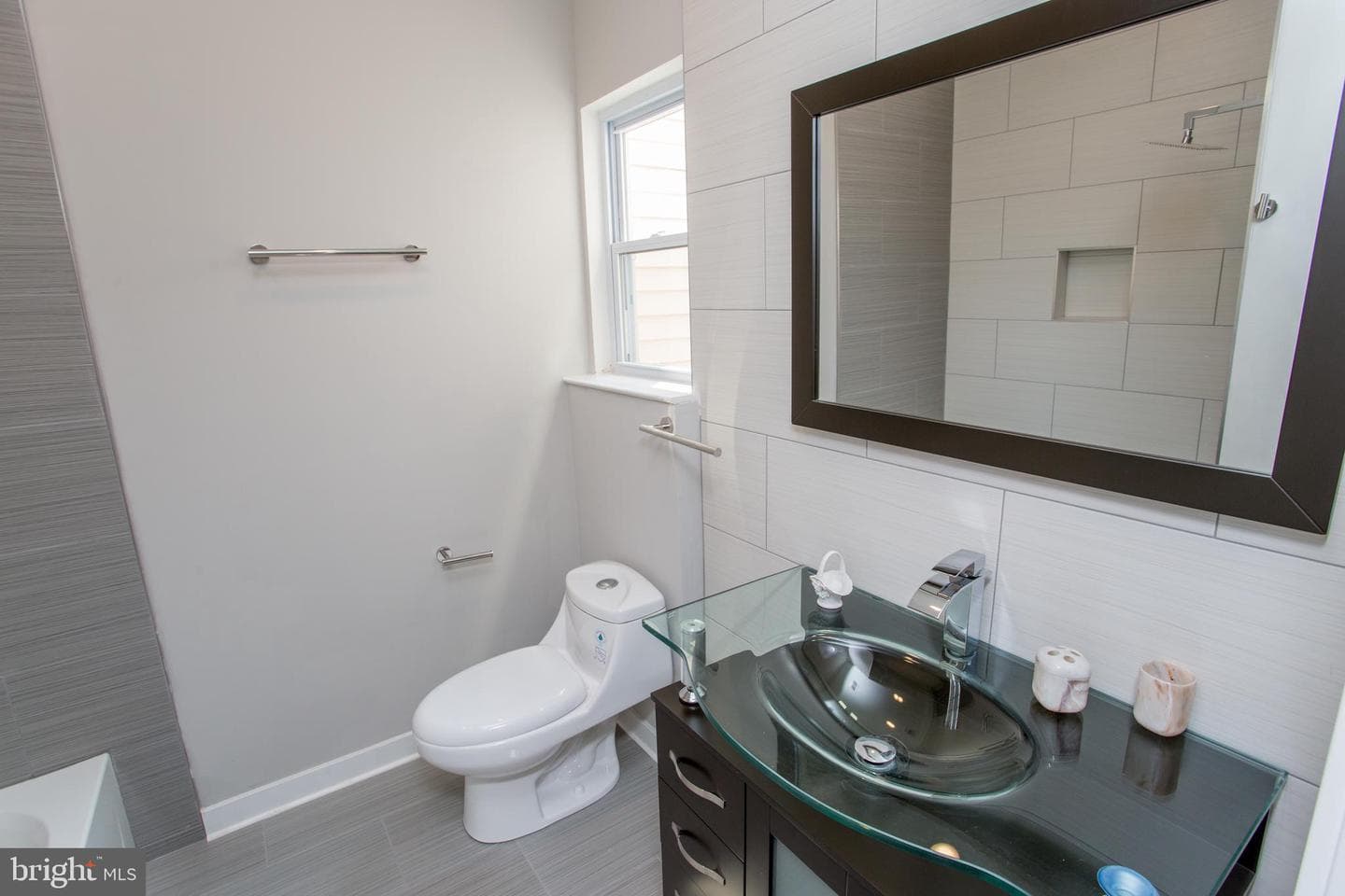 1214 E Fletcher Street photo 34