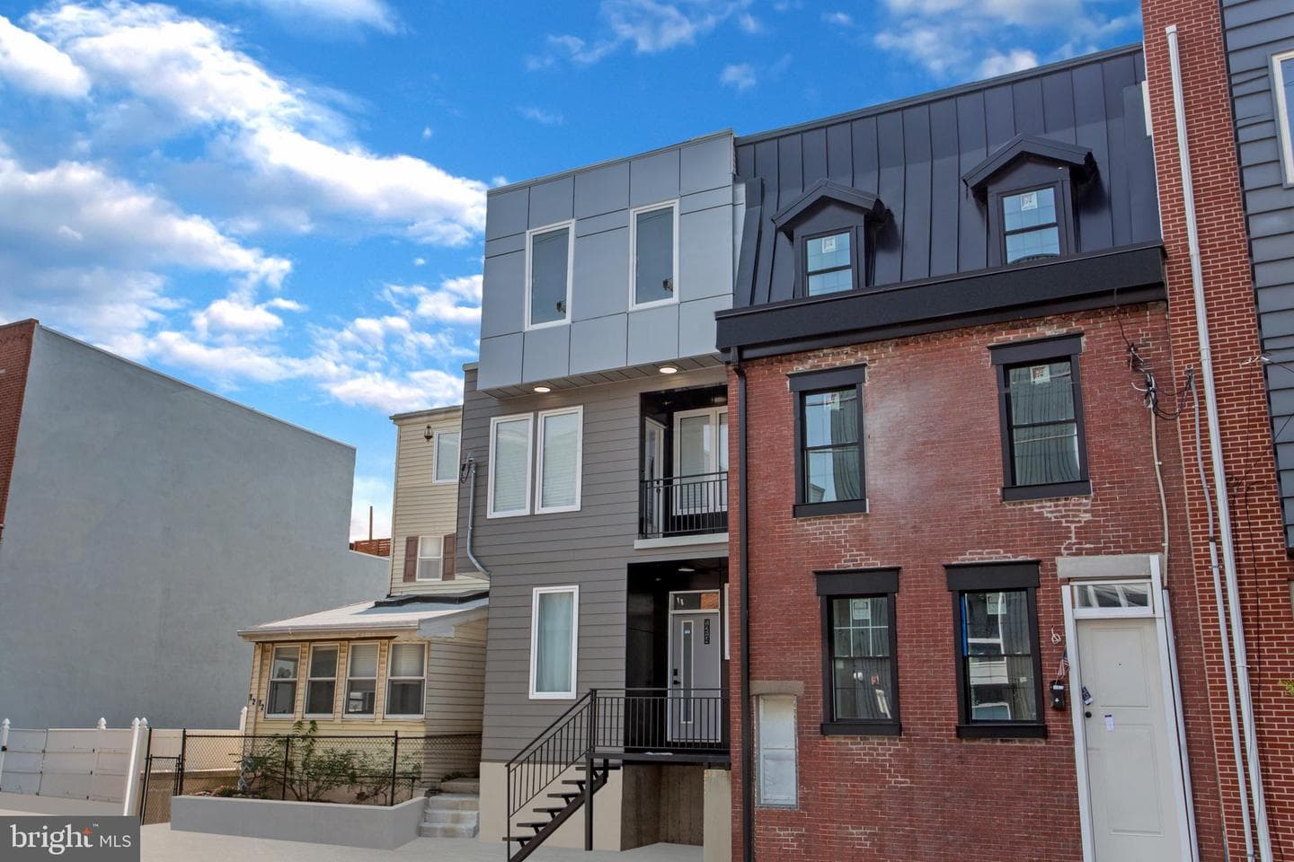 1214 E Fletcher Street photo 4