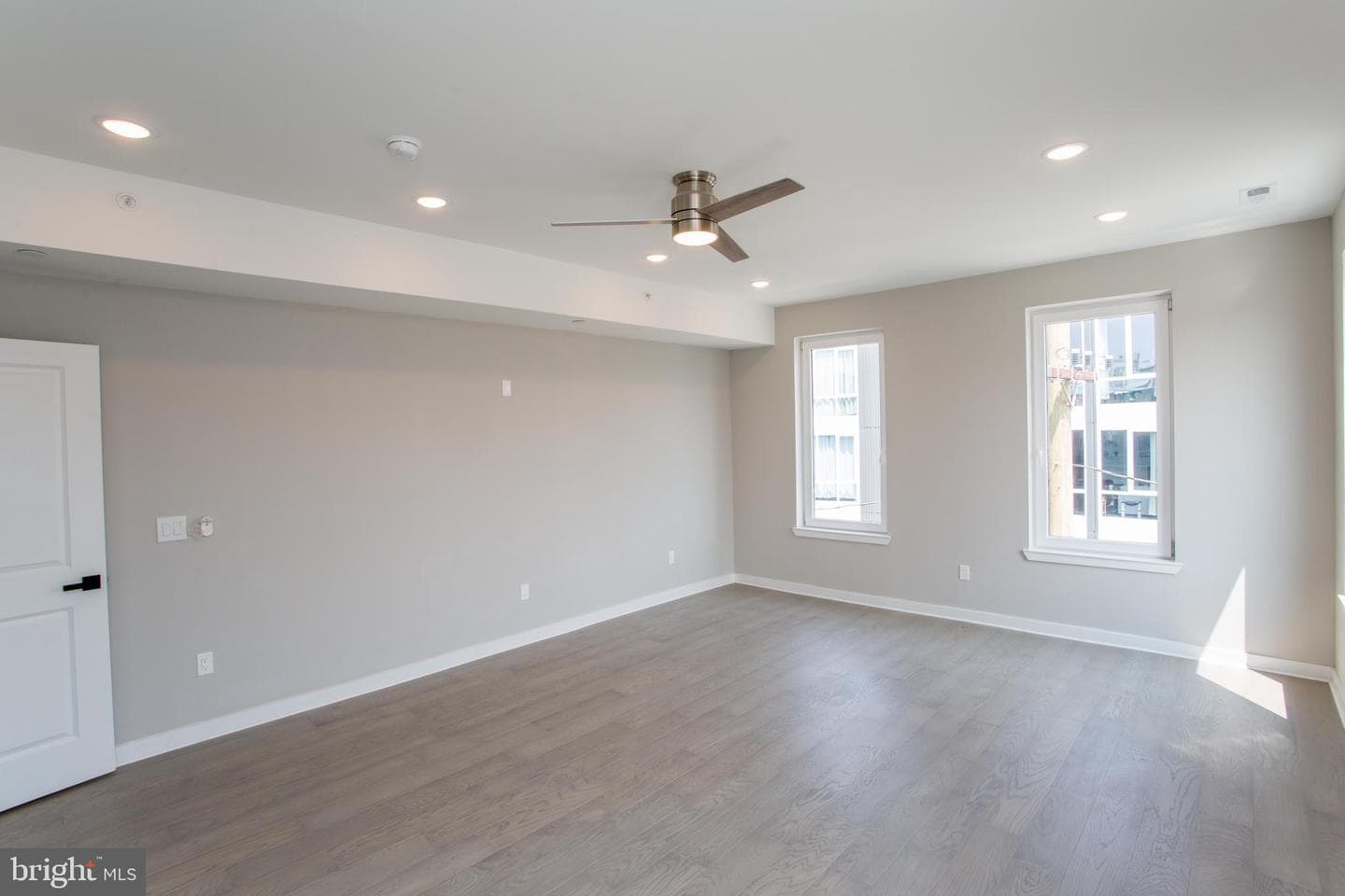 1214 E Fletcher Street photo 45
