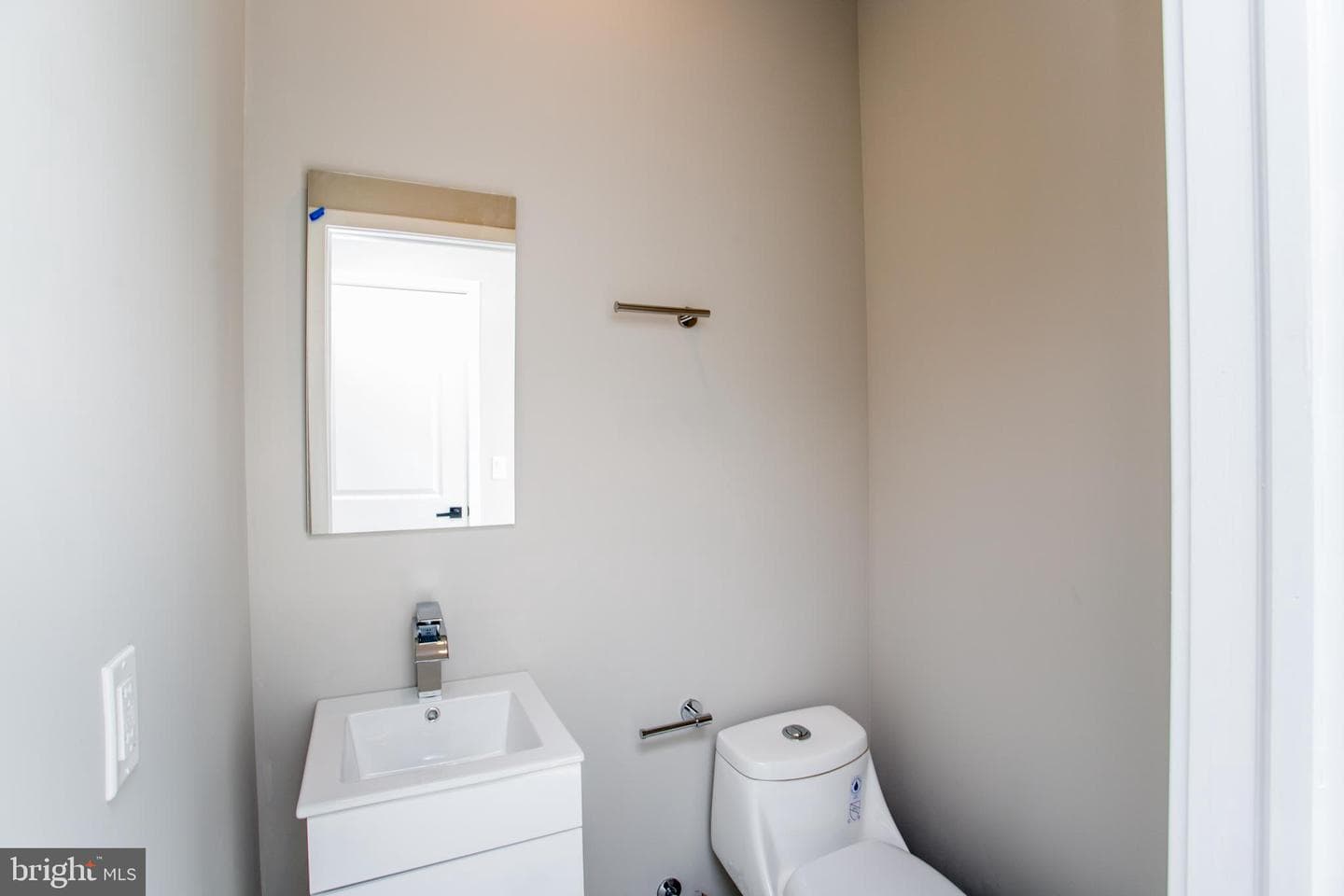 1214 E Fletcher Street photo 55