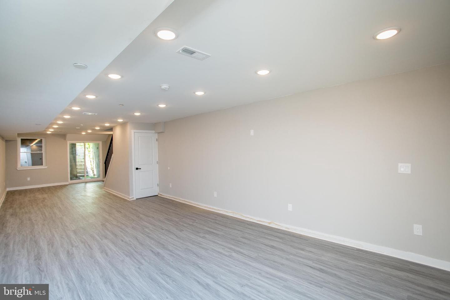1214 E Fletcher Street photo 63