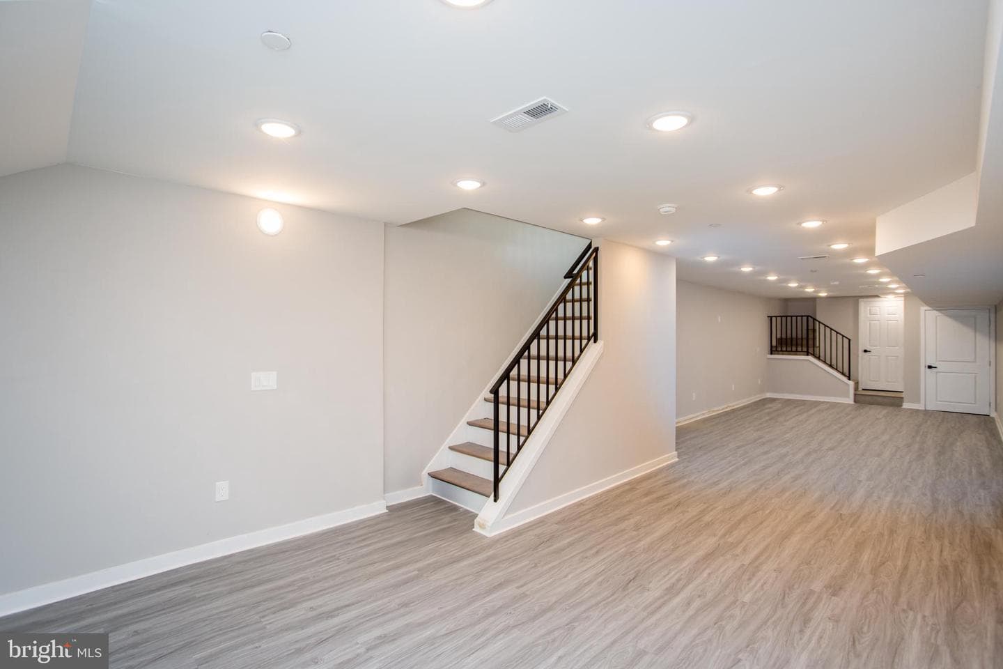 1214 E Fletcher Street photo 65