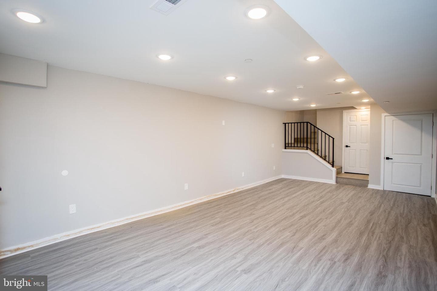 1214 E Fletcher Street photo 67