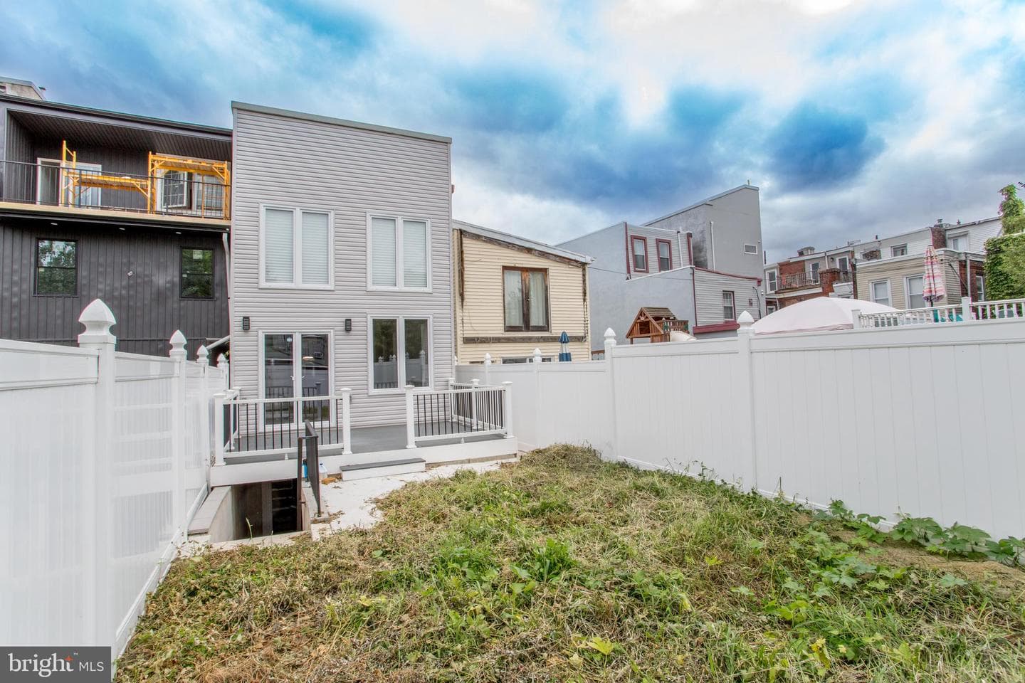 1214 E Fletcher Street photo 74