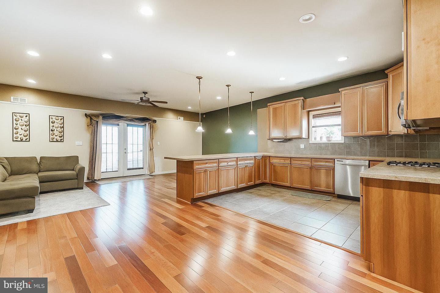207 Moore Street photo 2