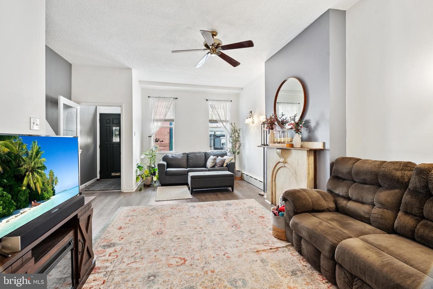 3033 Richmond Street photo 5