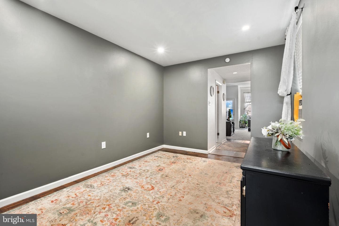 3033 Richmond Street photo 8