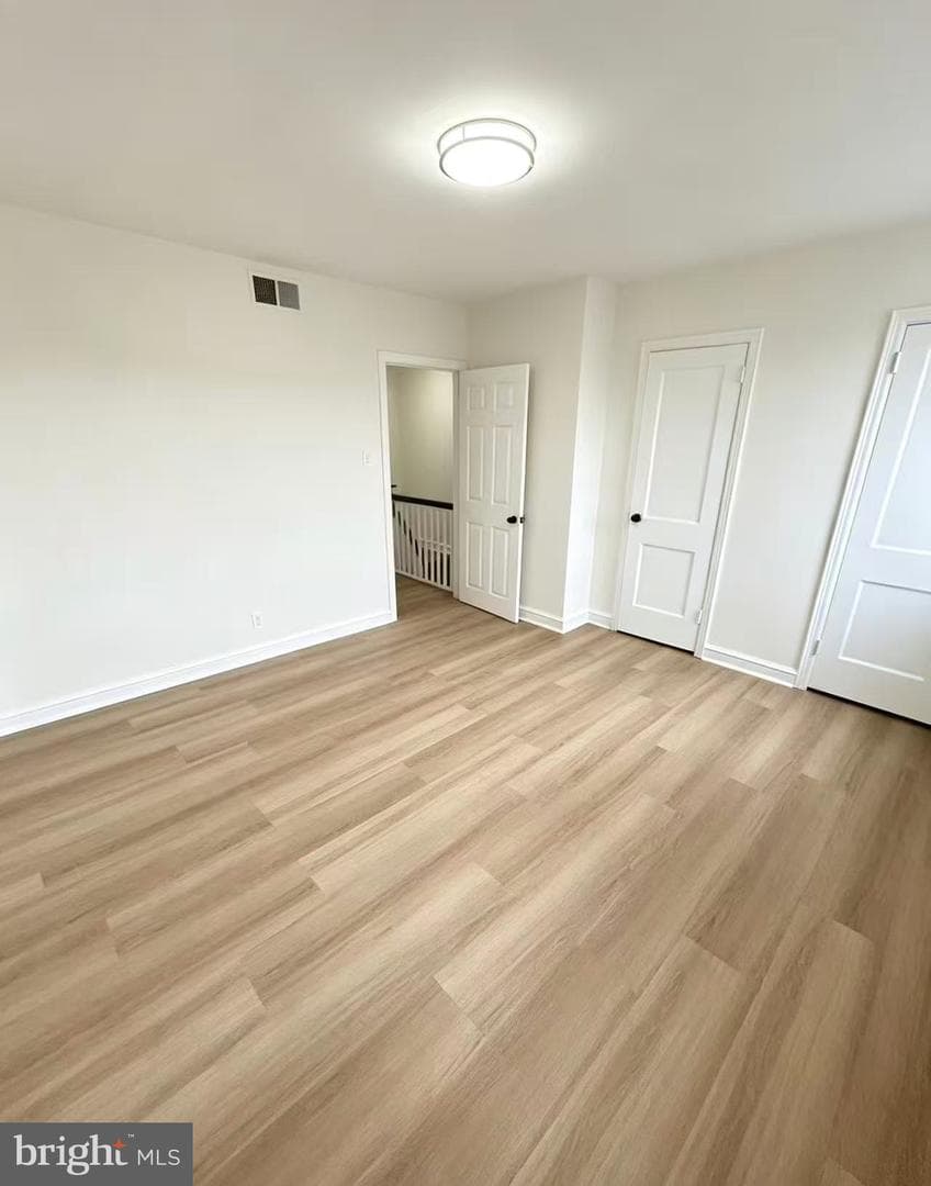 1858 Glendale Avenue photo 7