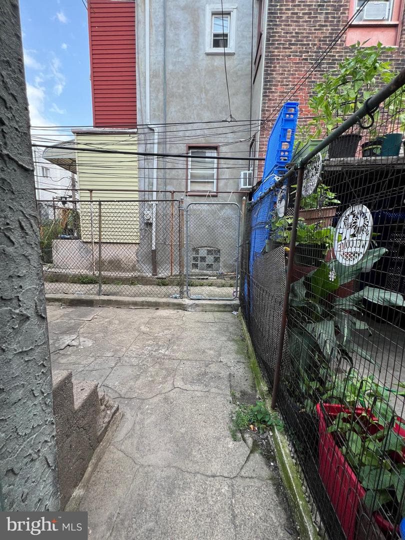 2023 E Tioga Street photo 36
