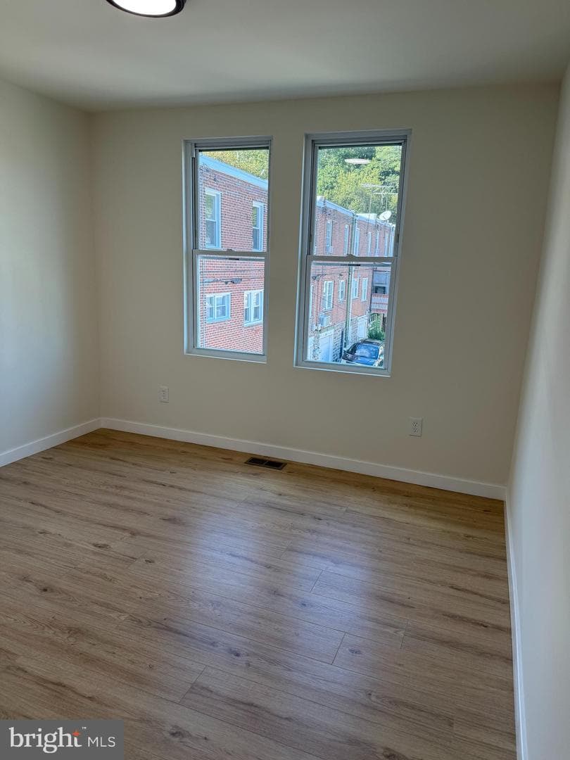 133 W Godfrey Avenue photo 16