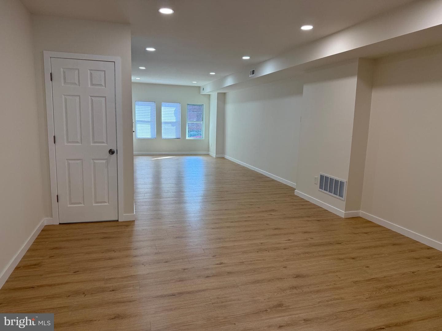 133 W Godfrey Avenue photo 4