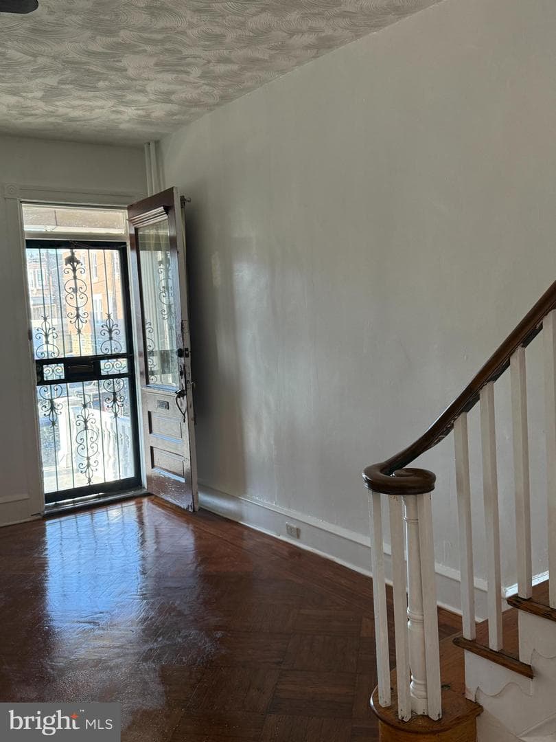 5426 Whitby Avenue photo 12