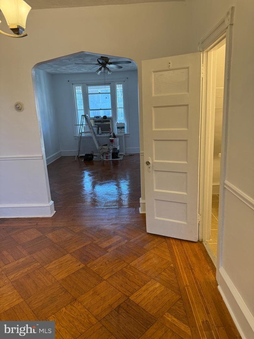 5426 Whitby Avenue photo 3