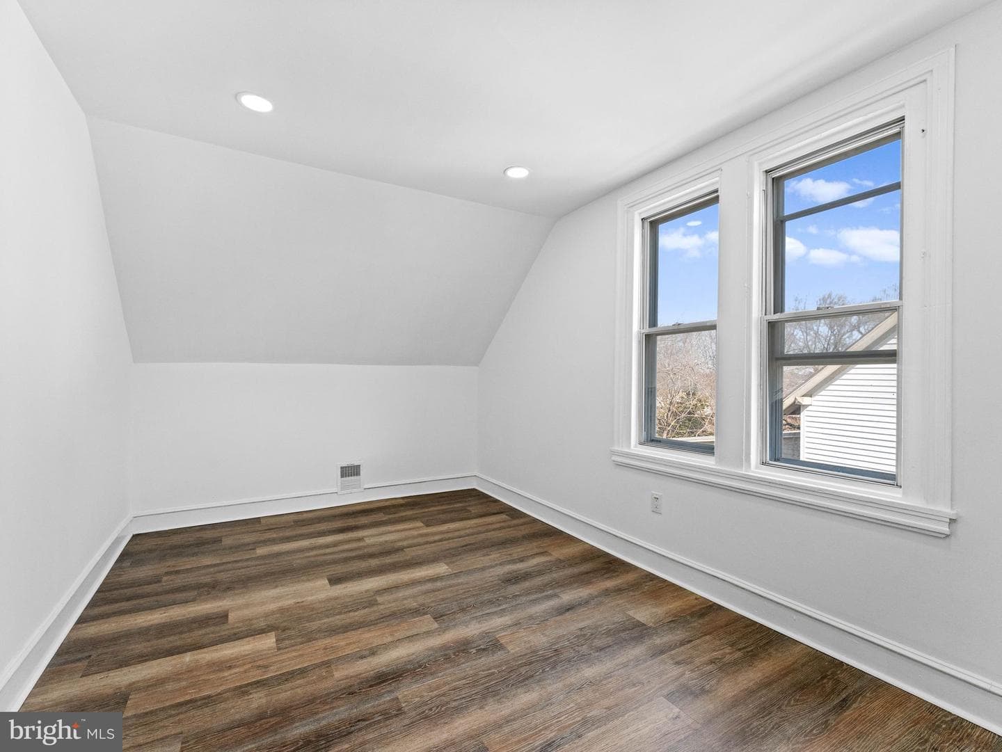 413 E High Street photo 29