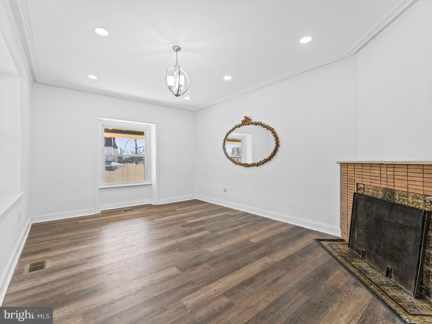 413 E High Street photo 8
