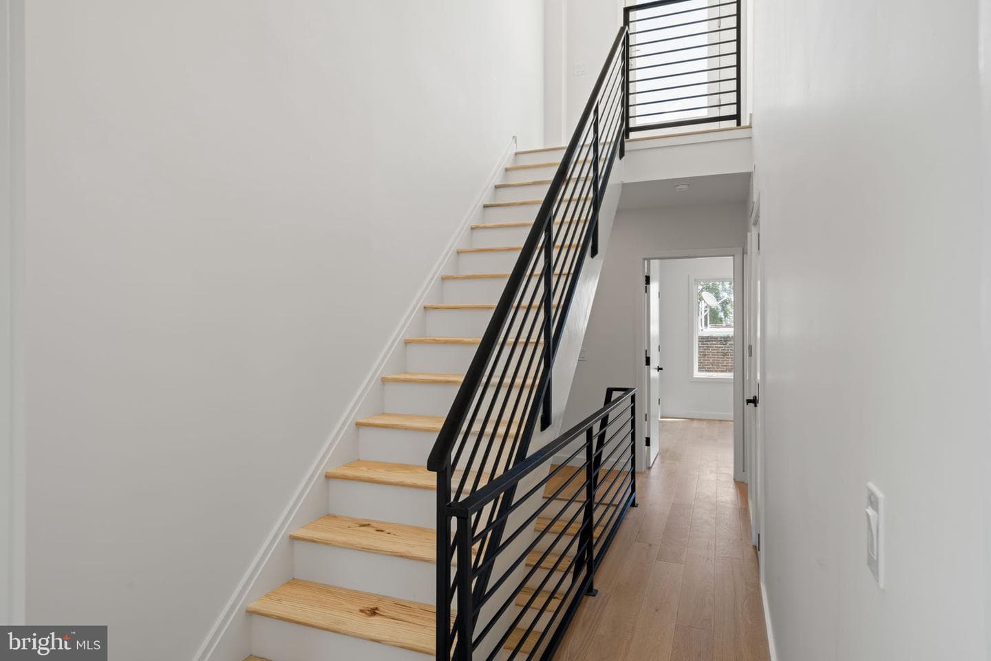 2613 E Tioga Street photo 29