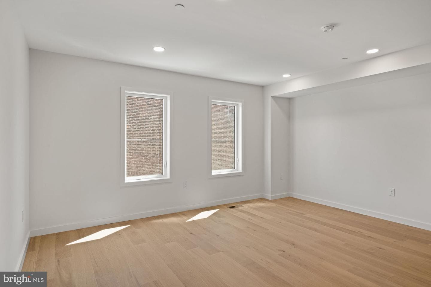 2613 E Tioga Street photo 6