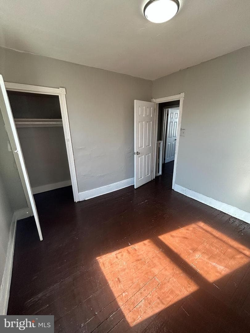 3325 N Hancock Street photo 12