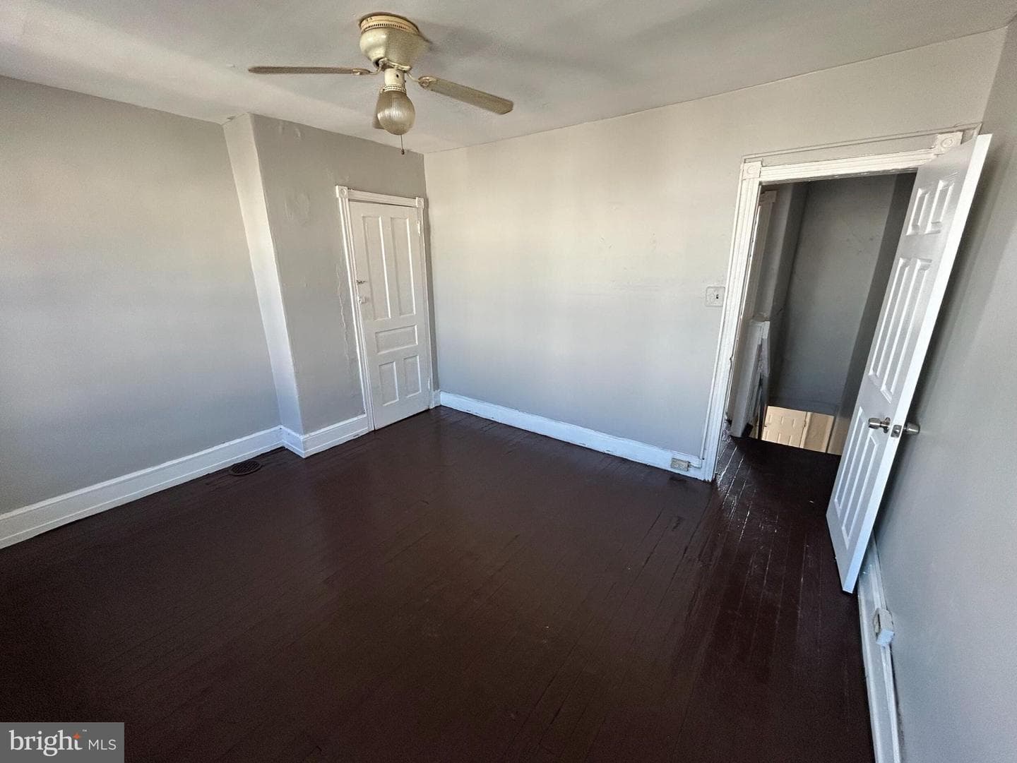 3325 N Hancock Street photo 13
