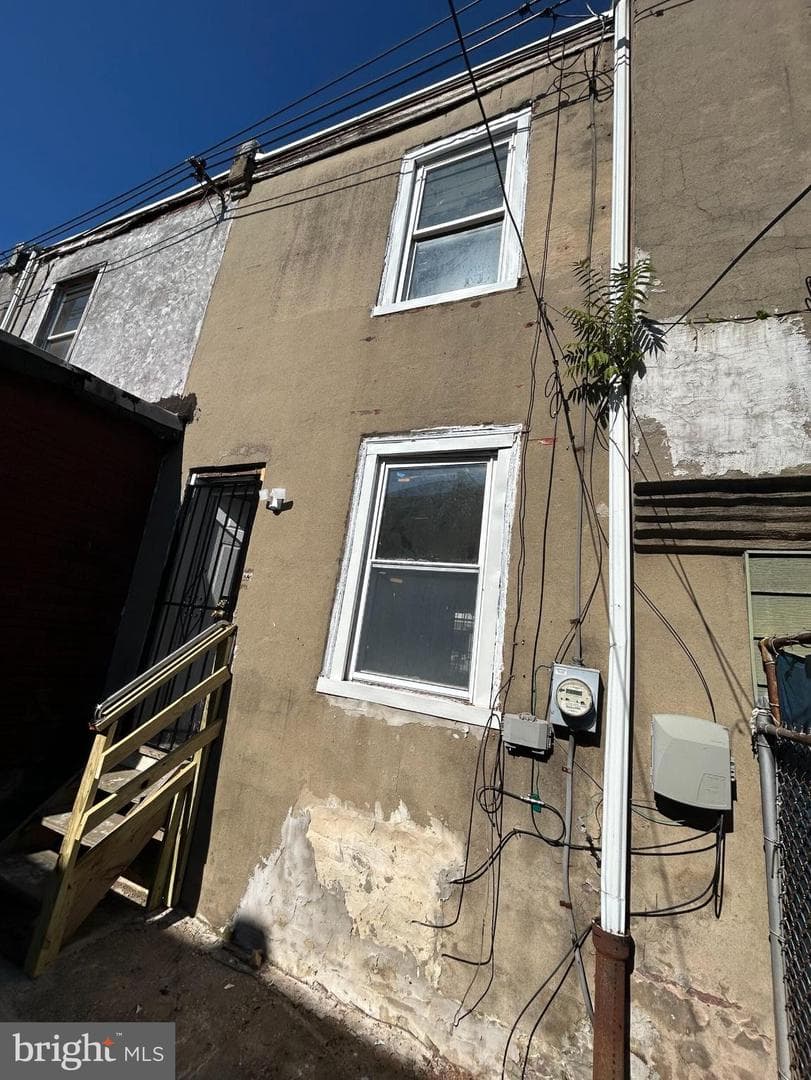 3325 N Hancock Street photo 16