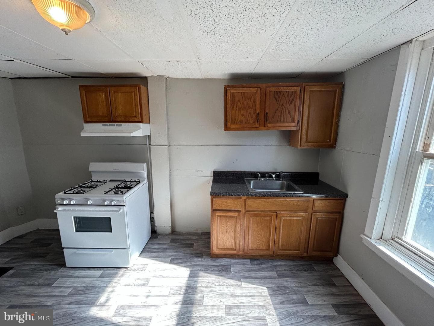 3325 N Hancock Street photo 4