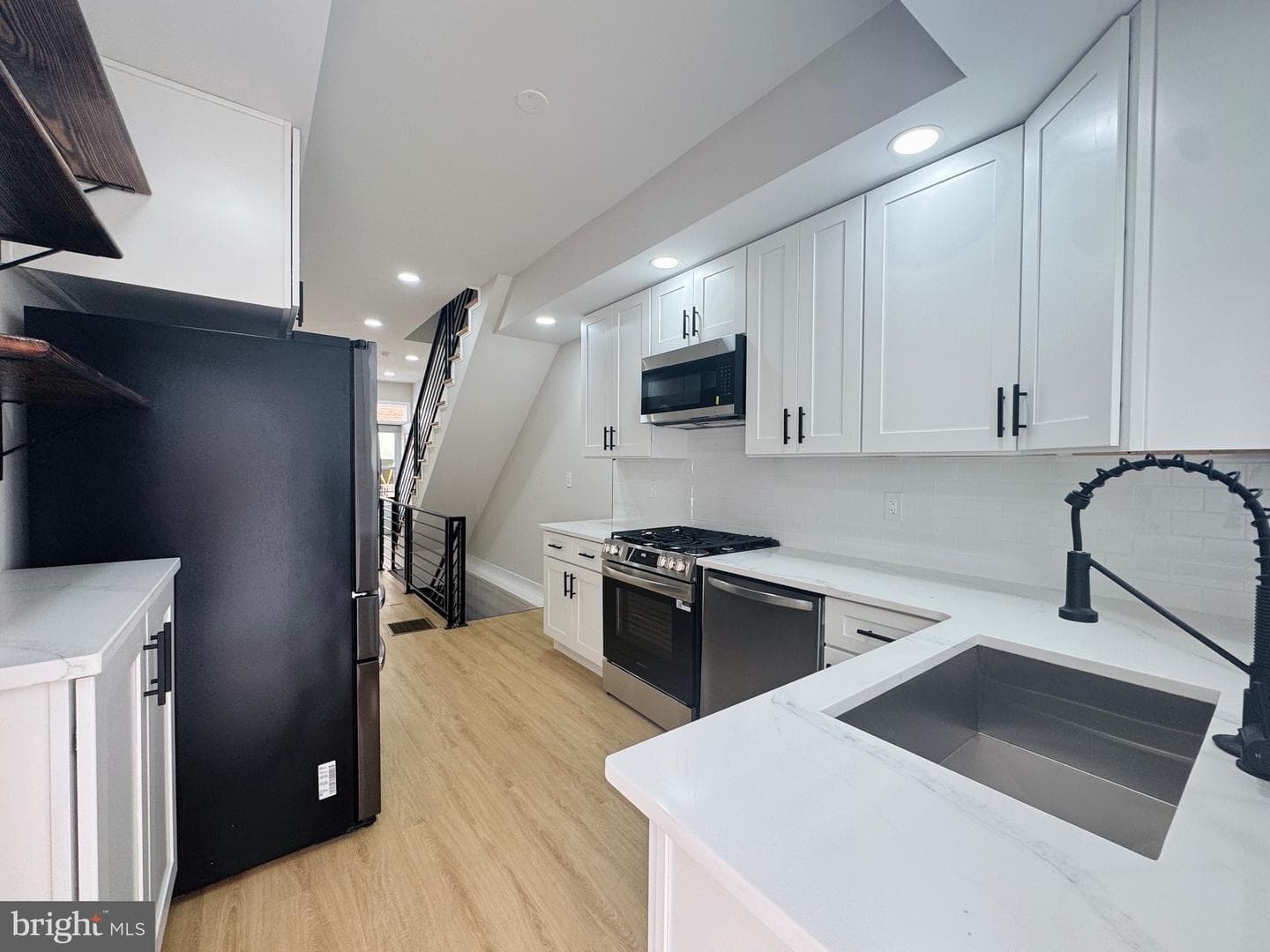 2426 S Juniper Street photo 8