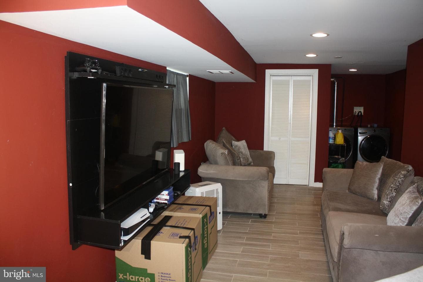 1661 N Robinson Street photo 20