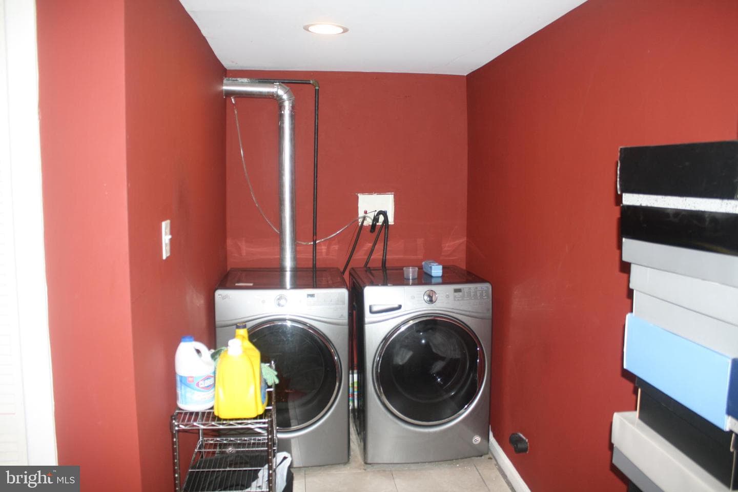 1661 N Robinson Street photo 22