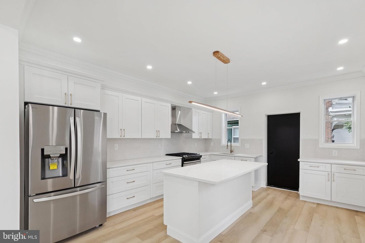 137 W Manheim Street