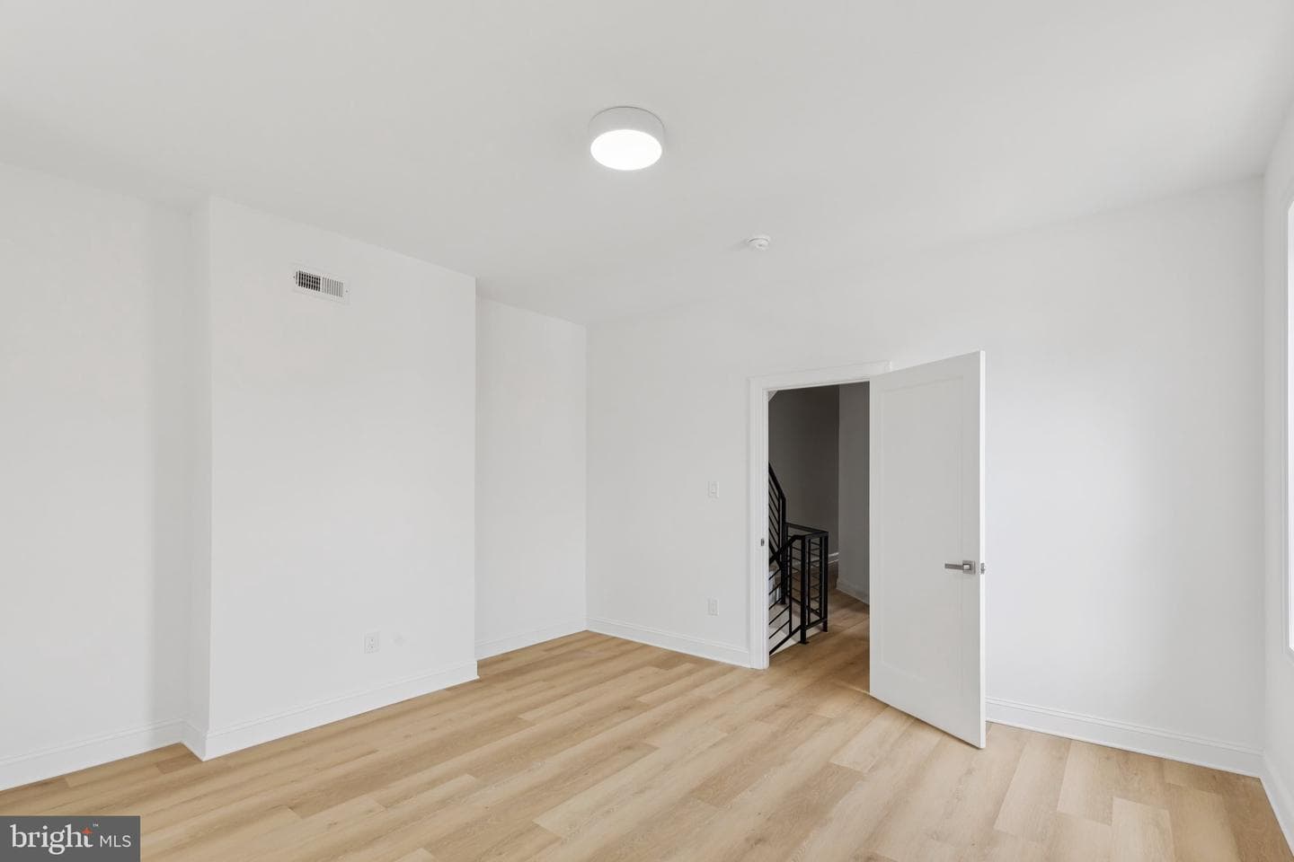 137 W Manheim Street photo 22