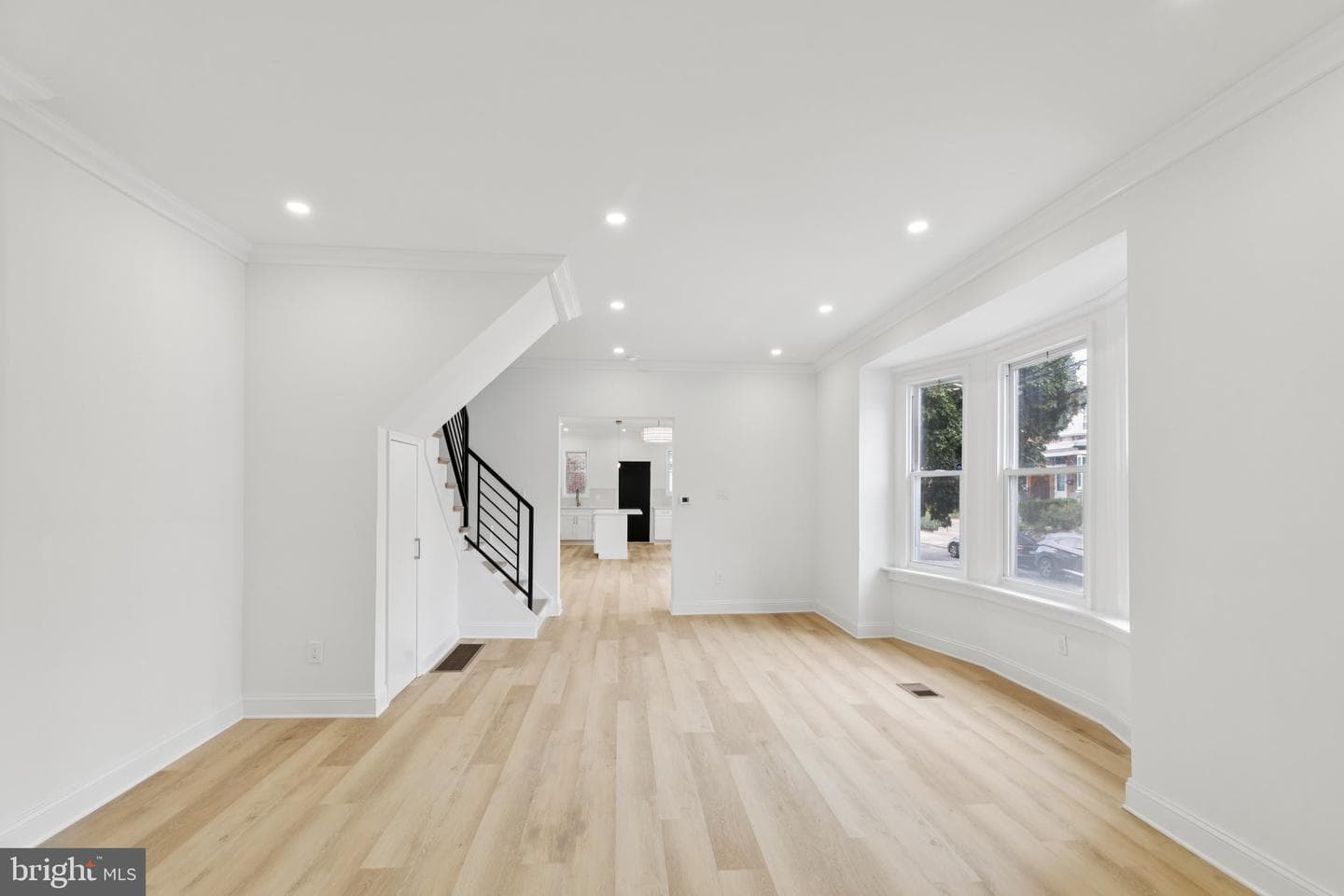 137 W Manheim Street photo 4